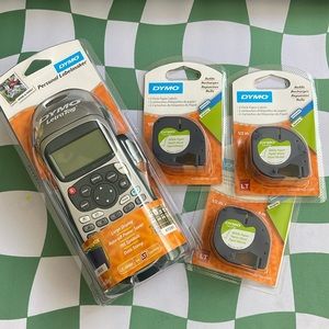 DYMO Personal Labelmaker with 4 refills Bundle